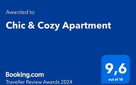 Chic & Cozy Apartment